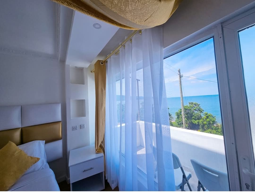 Executive Lake View King Room