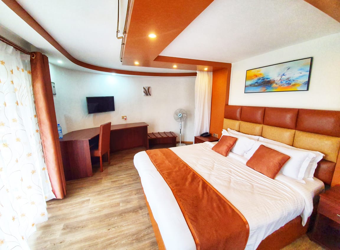 Executive King Cottage